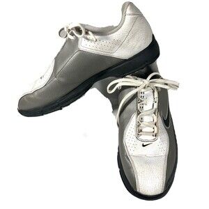 NIKE Tiger Woods  JR GOLF SHOES - YOUTH SIZE 5Y # 379210 101